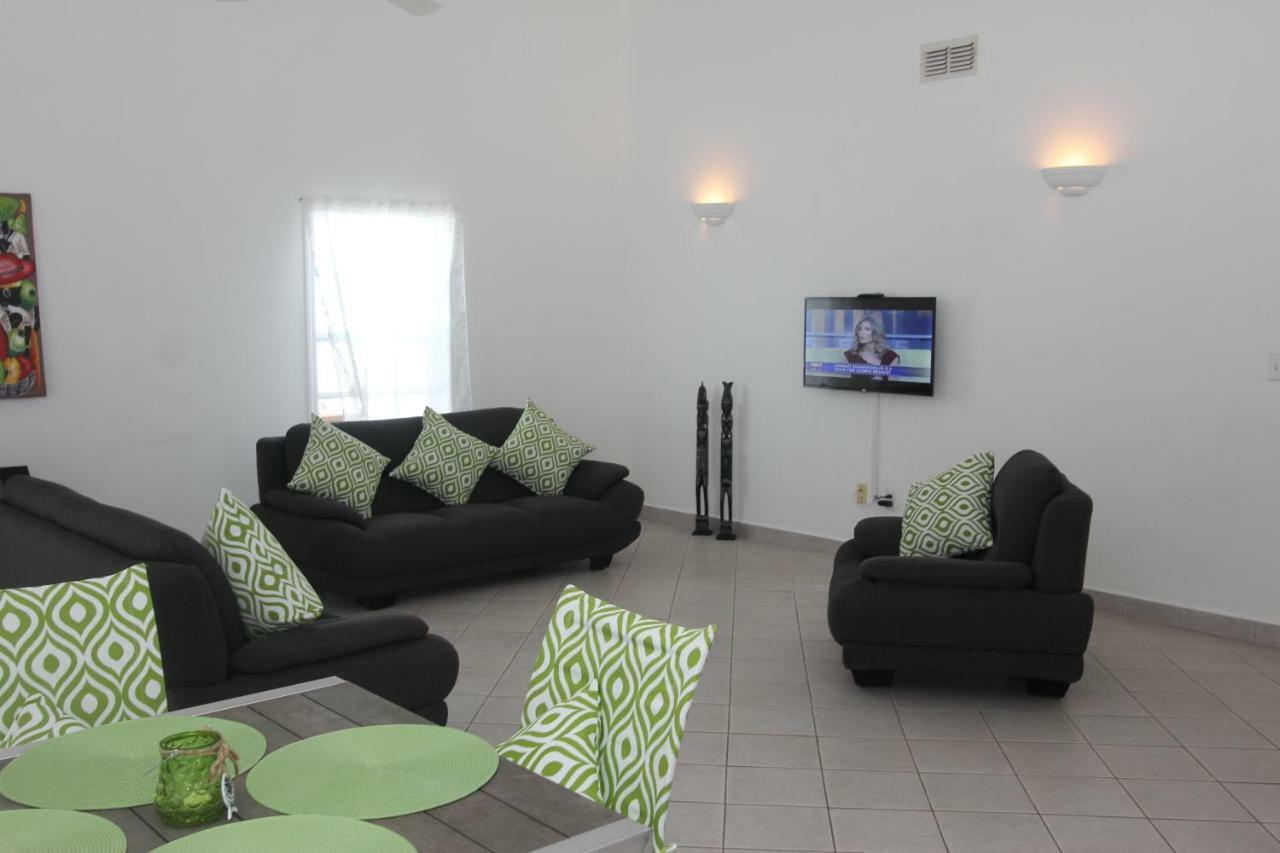 The White House Villa Jolly Harbour Exterior photo